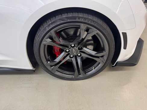 Used 2021 Chevrolet Camaro SS RWD image 33