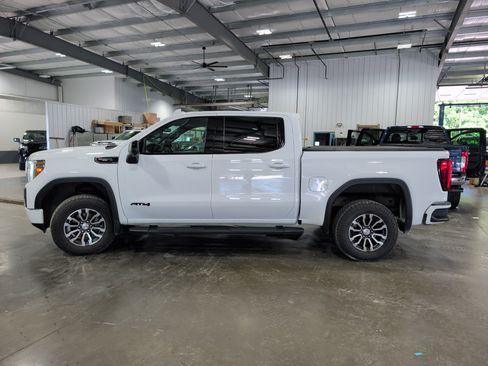 Used 2020 GMC Sierra 1500 AT4 w/ AT4 Premium Package AWD/4WD image 5