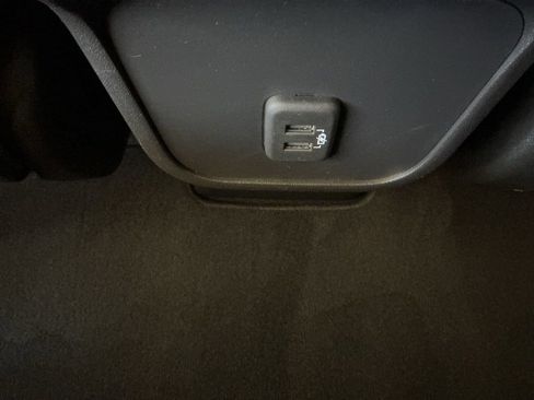 Used 2024 GMC Terrain SLE image 12