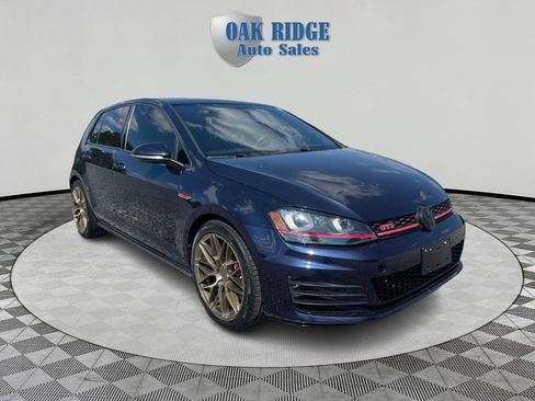 Used 2017 Volkswagen GTI SE FWD image 3