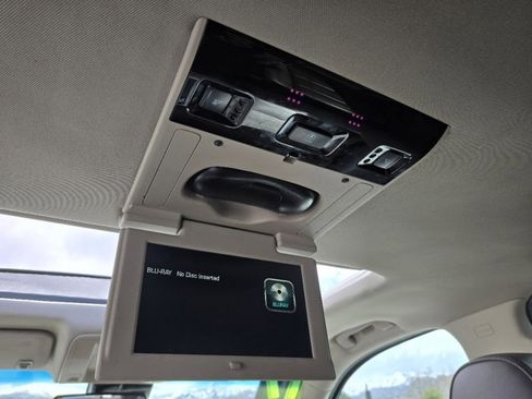 Used 2017 GMC Yukon XL Denali w/ Open Road Package image 6