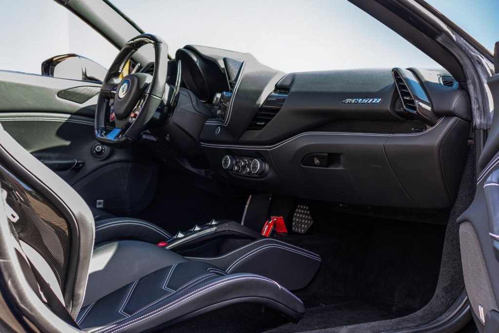 Certified 2018 Ferrari 488 GTB RWD image 48
