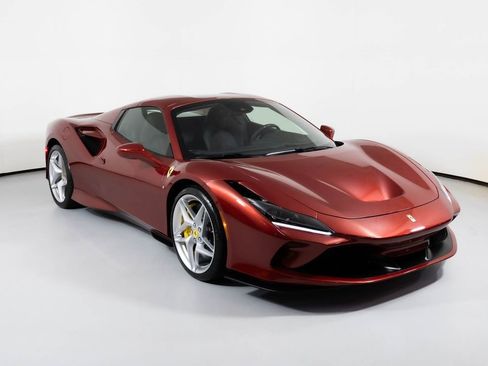 Used 2023 Ferrari F8 Spider image 7