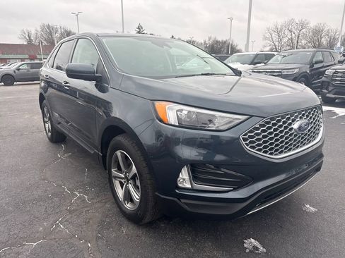 Used 2024 Ford Edge SEL w/ Convenience Package image 4
