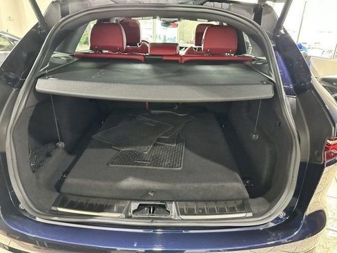 Used 2023 Jaguar F-PACE R-Dynamic S image 31