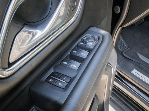 Used 2023 Chevrolet Tahoe High Country image 15