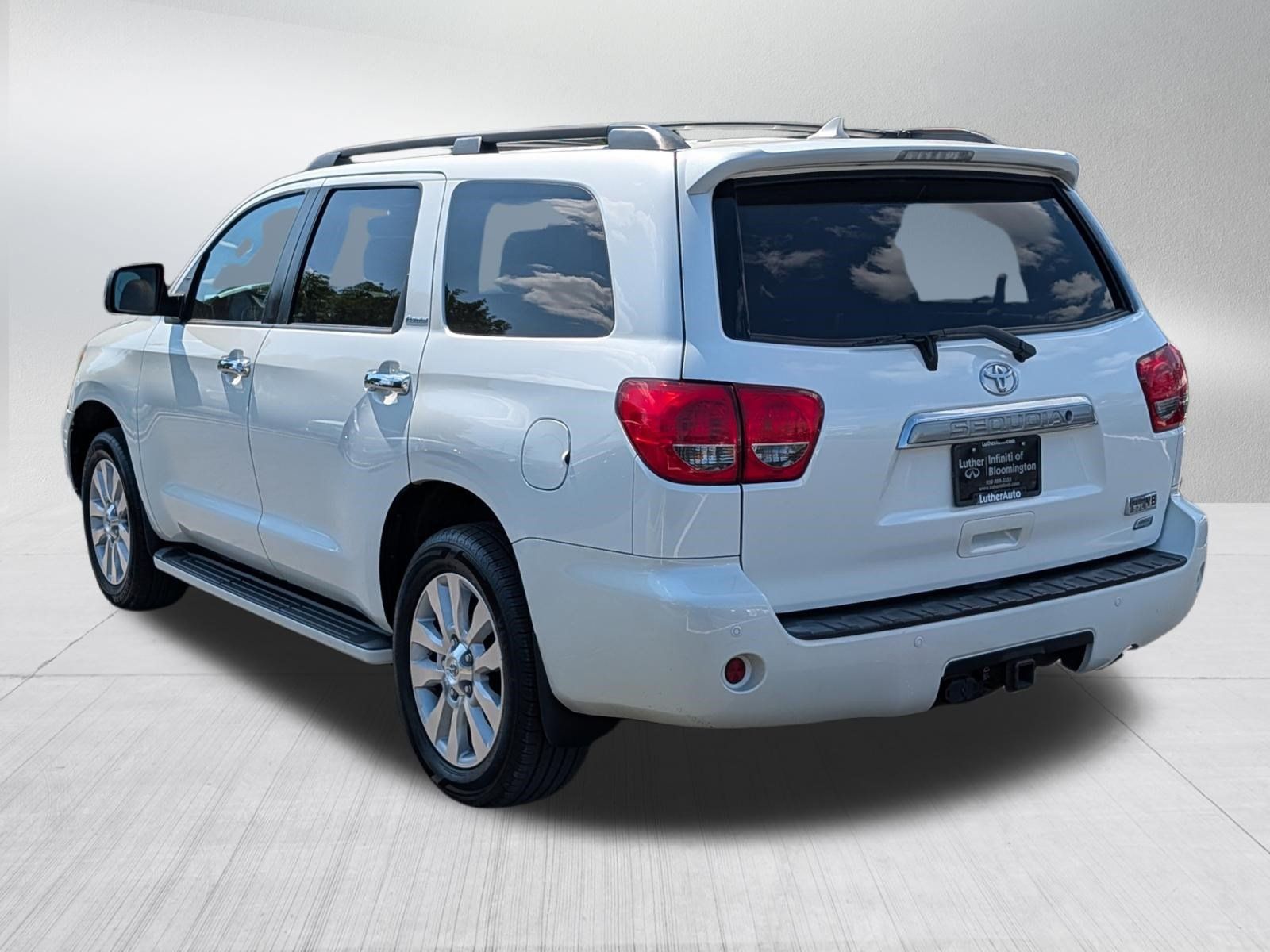 Used 2016 Toyota Sequoia Platinum AWD/4WD image 5