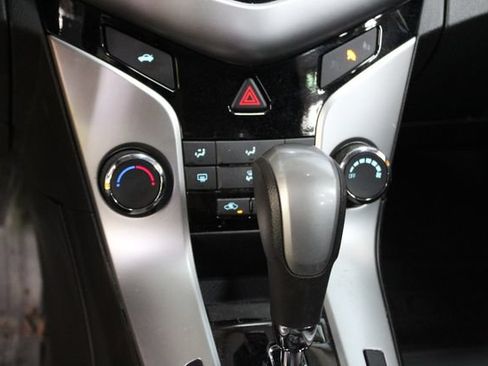 Used 2015 Chevrolet Cruze LT FWD image 15