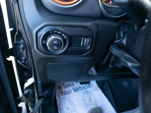 Used 2023 Jeep Gladiator Mojave w/ Cold Weather Group image 25