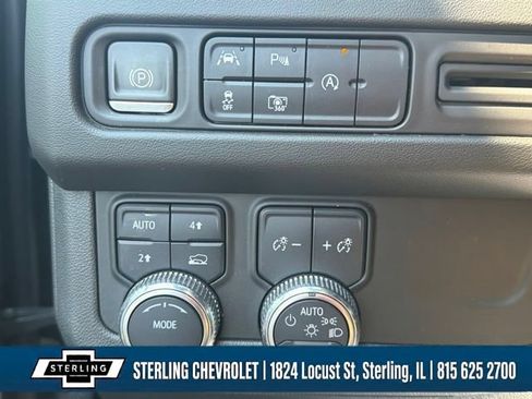 Used 2023 GMC Yukon XL SLT w/ SLT Premium Package AWD/4WD image 14