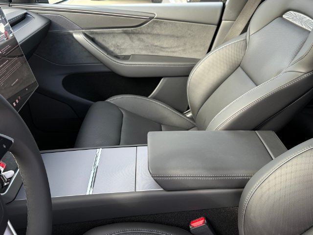 Used 2026 Tesla Model Y Performance AWD/4WD image 10