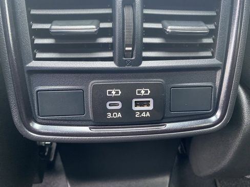 Used 2025 Subaru Forester Limited image 23