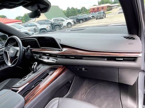 Used 2023 Cadillac Escalade Premium Luxury AWD/4WD image 9