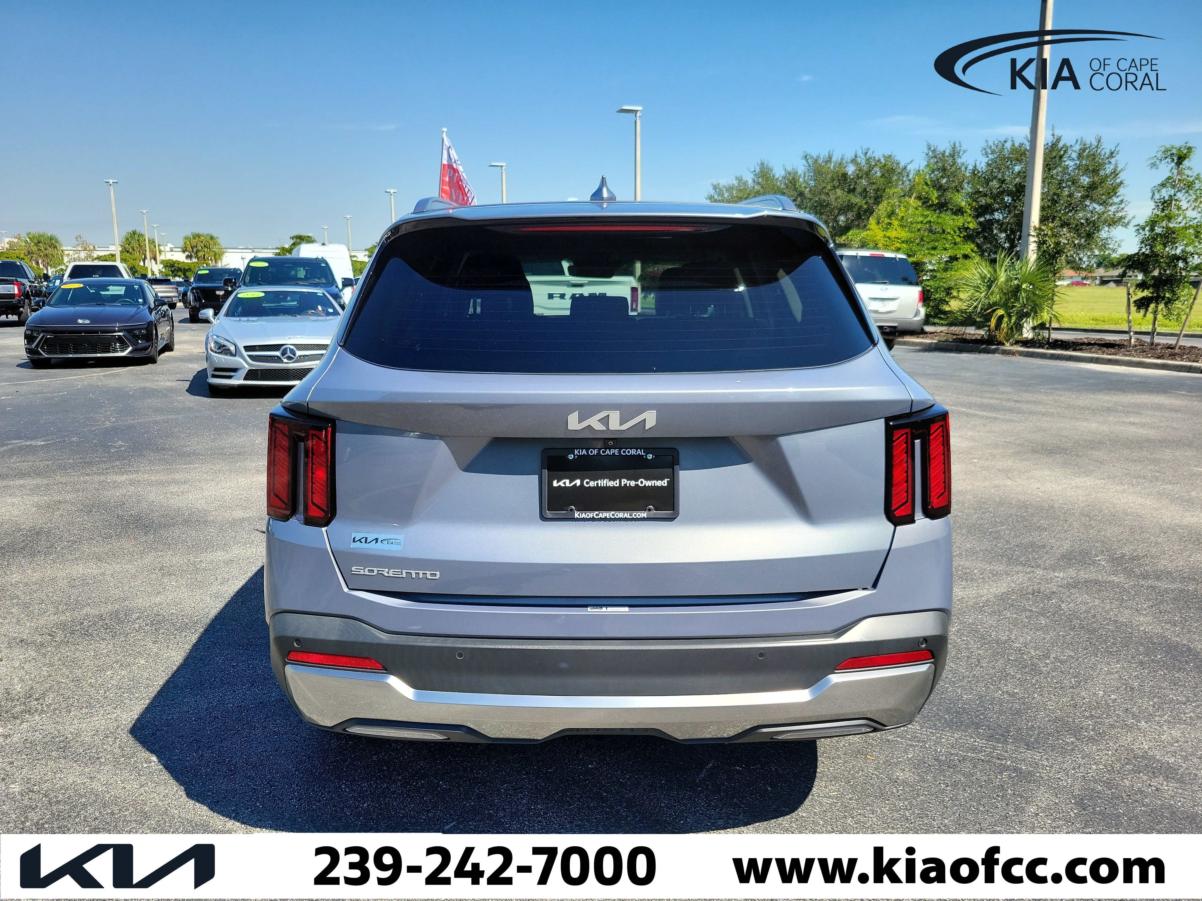Certified 2024 Kia Sorento S w/ Panoramic Sunroof Package FWD image 6