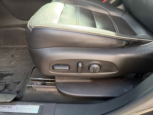 Used 2018 GMC Acadia Denali w/ Technology Package AWD/4WD image 12