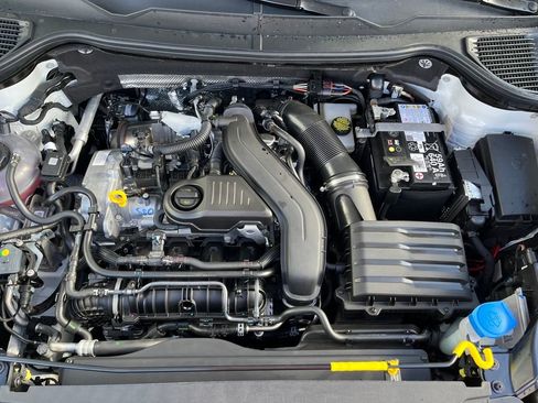 New 2026 Volkswagen Taos SE image 25