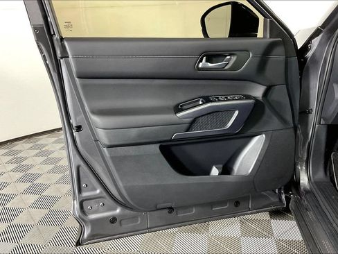 New 2026 Nissan Pathfinder SL AWD/4WD image 32