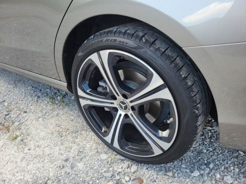 Used 2024 Mercedes-Benz C 300 Sedan image 9
