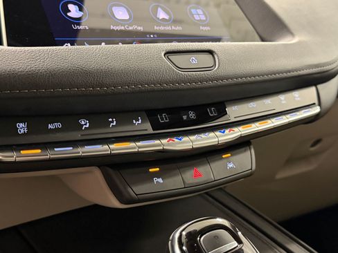 Certified 2022 Cadillac XT4 Luxury w/ Driver Awareness Package FWD image 23