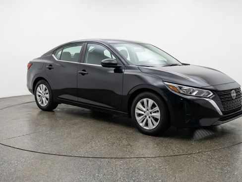 Used 2025 Nissan Sentra S image 3