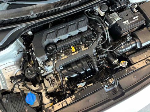 Used 2022 Hyundai Accent SE FWD image 28