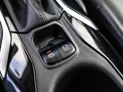 Certified 2022 Toyota Corolla Cross XLE image 22