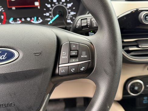 Certified 2022 Ford Escape SE image 17