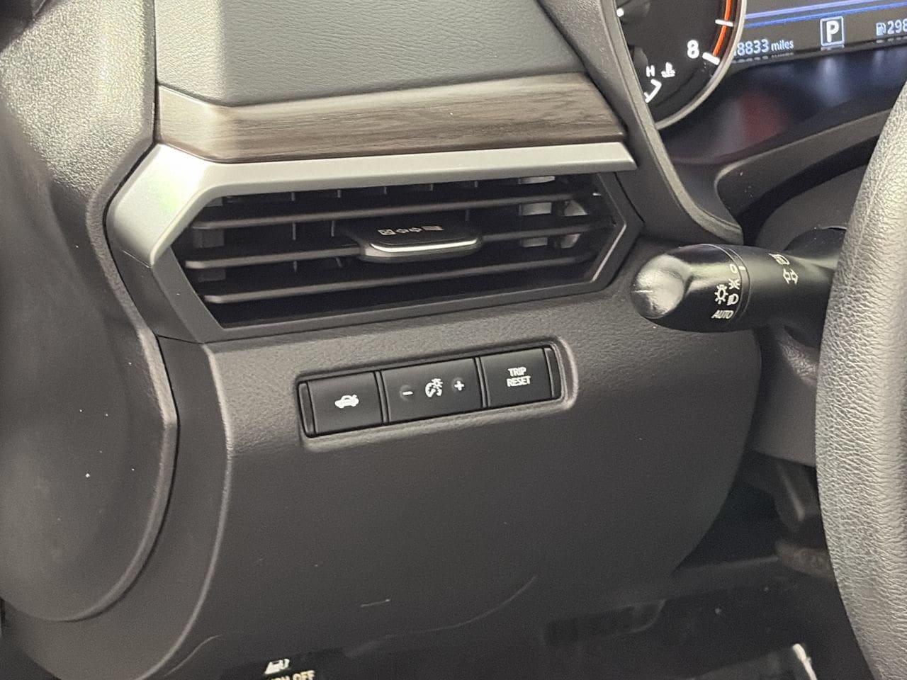 Used 2025 Nissan Altima 2.5 SV FWD image 12