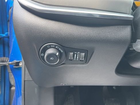 Used 2022 Jeep Compass Limited image 22