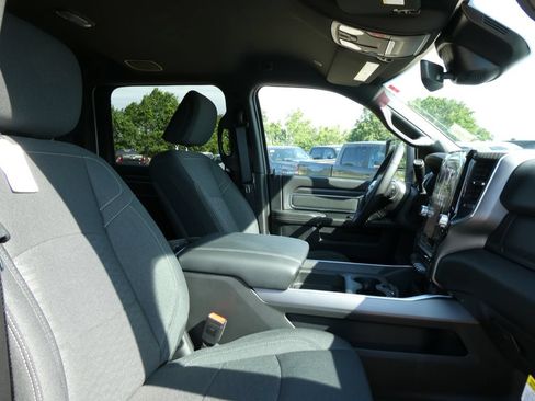 New 2026 RAM 2500 Big Horn AWD/4WD image 10