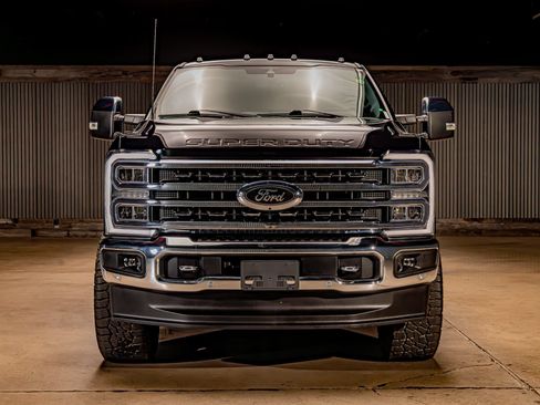 Used 2023 Ford F250 Lariat w/ Lariat Ultimate Package AWD/4WD image 2