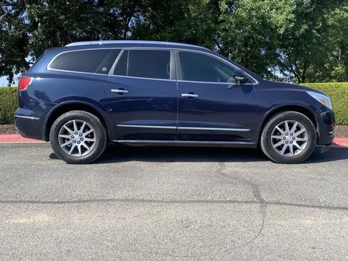 Used 2017 Buick Enclave Convenience FWD image 2