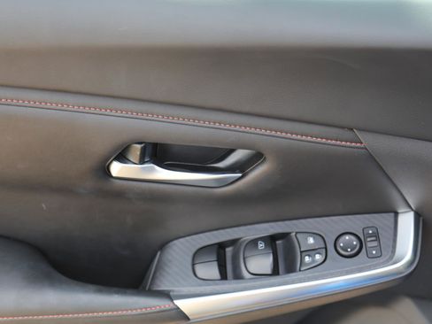 Used 2024 Nissan Sentra SR w/ SR Premium Package image 8