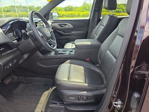 Used 2023 Chevrolet Traverse LT w/ LT Premium Package AWD/4WD image 10
