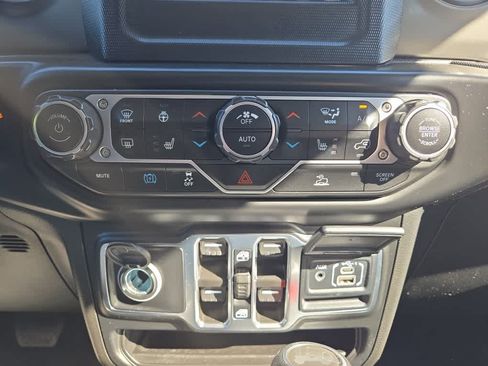 Used 2023 Jeep Wrangler Unlimited w/ Cold Weather Group AWD/4WD image 27