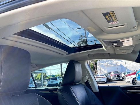 Used 2019 Lexus ES 350 w/ Premium Package FWD image 22