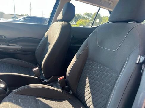 Used 2021 Nissan Kicks S FWD image 12