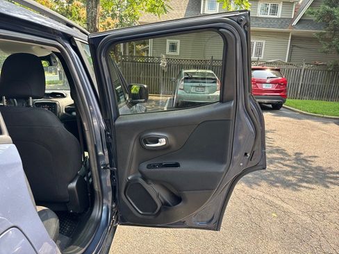 Used 2019 Jeep Renegade Sport AWD/4WD image 14