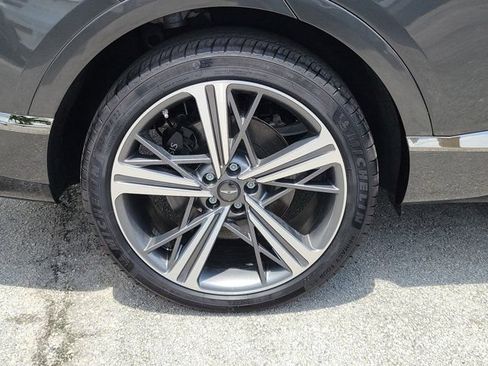 Used 2025 Genesis GV80 3.5T e-SC AWD/4WD image 5