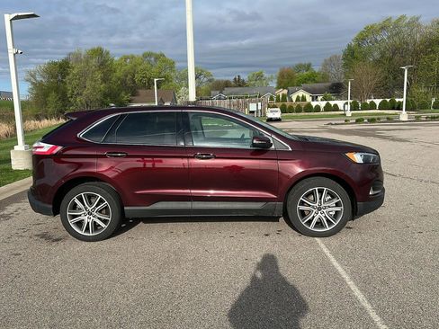 Used 2023 Ford Edge Titanium w/ Class II Trailer Tow Package AWD/4WD image 2