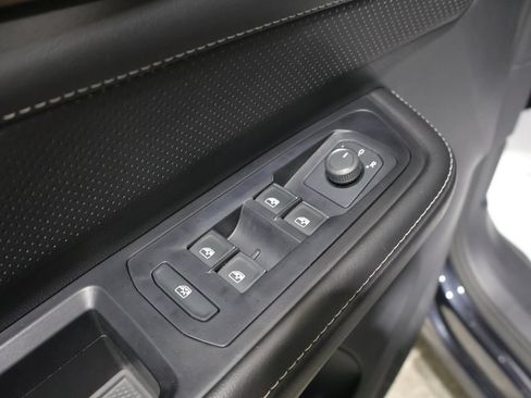 Used 2025 Volkswagen Atlas SE AWD/4WD image 14