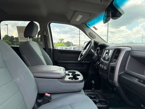 Used 2018 RAM 2500 Tradesman w/ Chrome Appearance Group AWD/4WD image 23