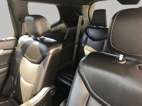 Certified 2025 Cadillac XT6 Premium Luxury image 18