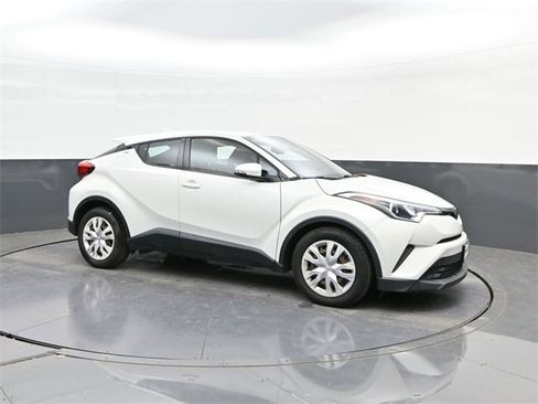 Used 2019 Toyota C-HR XLE image 17