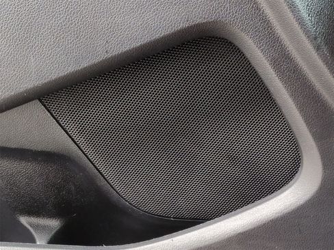 Used 2017 Ford Explorer XLT w/ Equipment Group 202A image 31