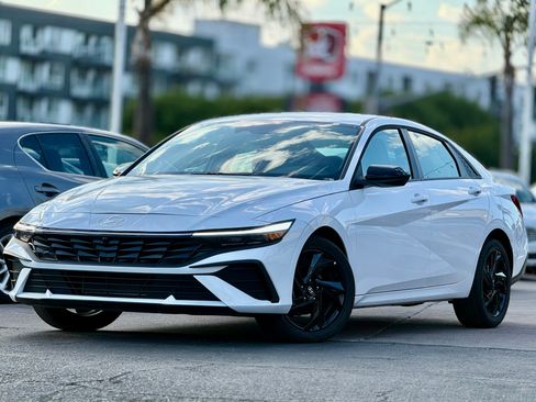 Used 2026 Hyundai Elantra Sport FWD image 1