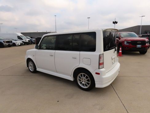 Used 2006 Scion xB image 16