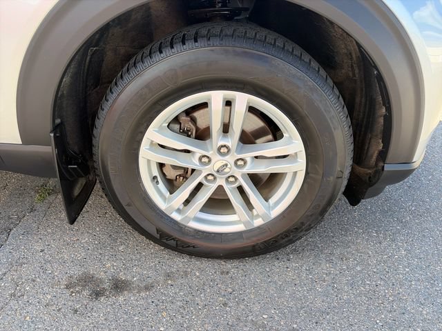 Used 2021 Ford Explorer XLT w/ Class III Trailer Tow Package AWD/4WD image 15
