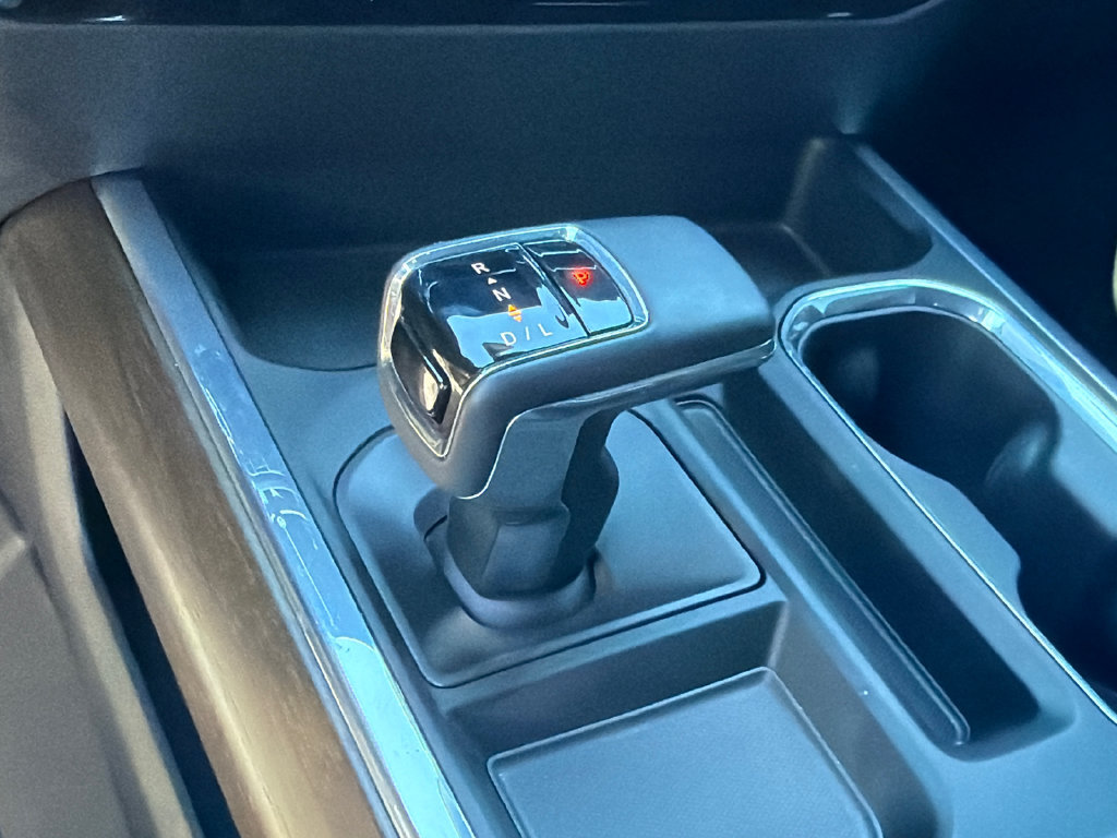 Used 2023 Chevrolet Silverado 1500 High Country w/ High Country Premium Package AWD/4WD image 31