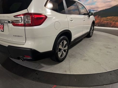 Used 2024 Subaru Ascent Premium w/ Convenience Package image 9